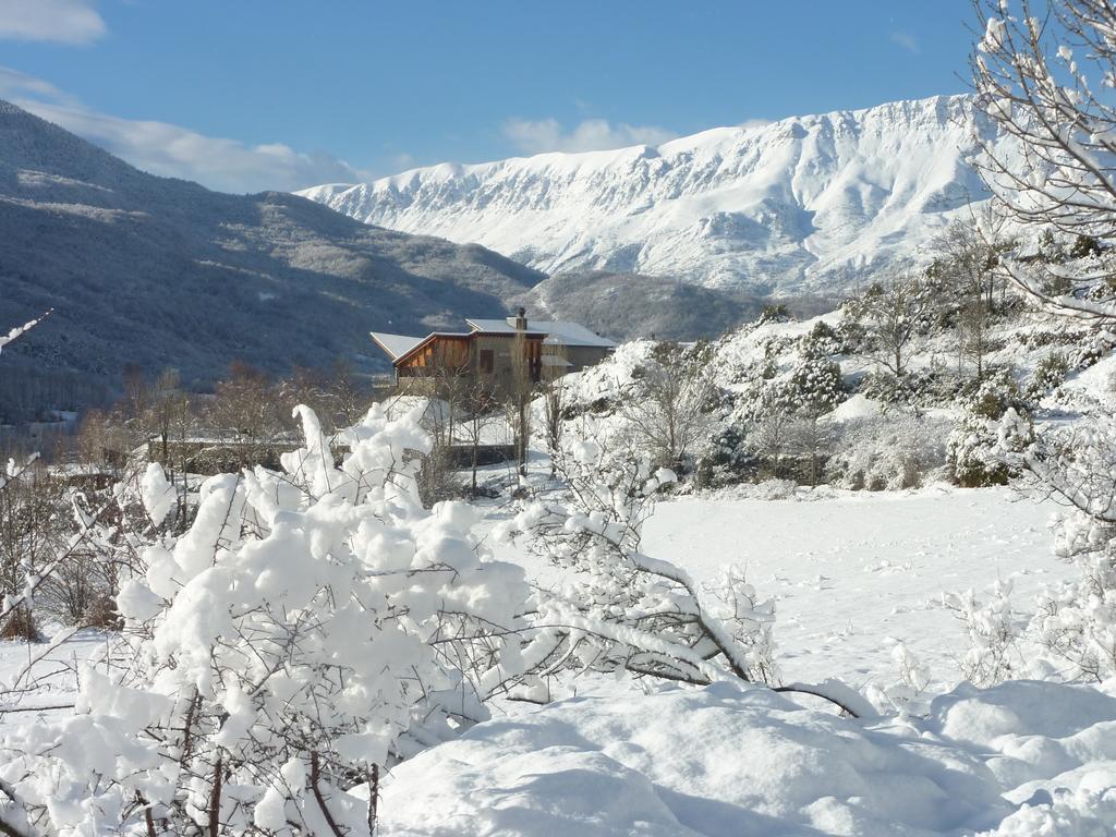 La Llardana Pension Benasque Buitenkant foto