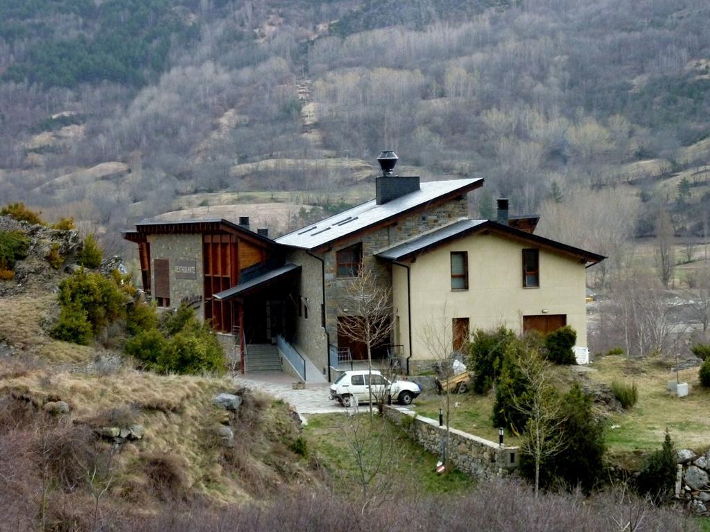 La Llardana Pension Benasque Buitenkant foto