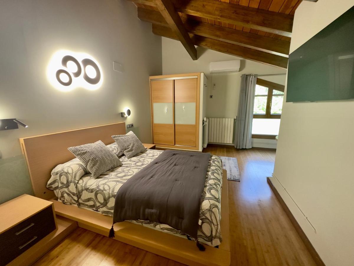 La Llardana Pension Benasque Buitenkant foto