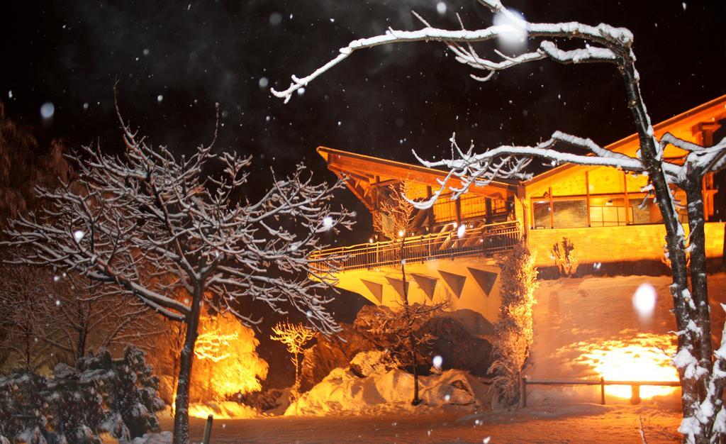 La Llardana Pension Benasque Buitenkant foto