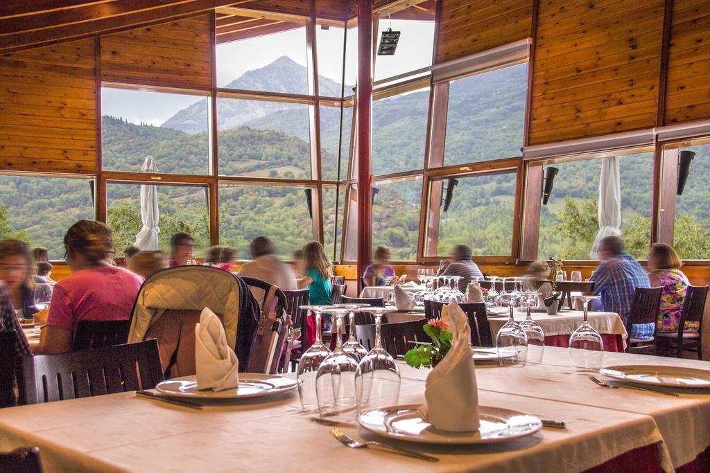 La Llardana Pension Benasque Buitenkant foto