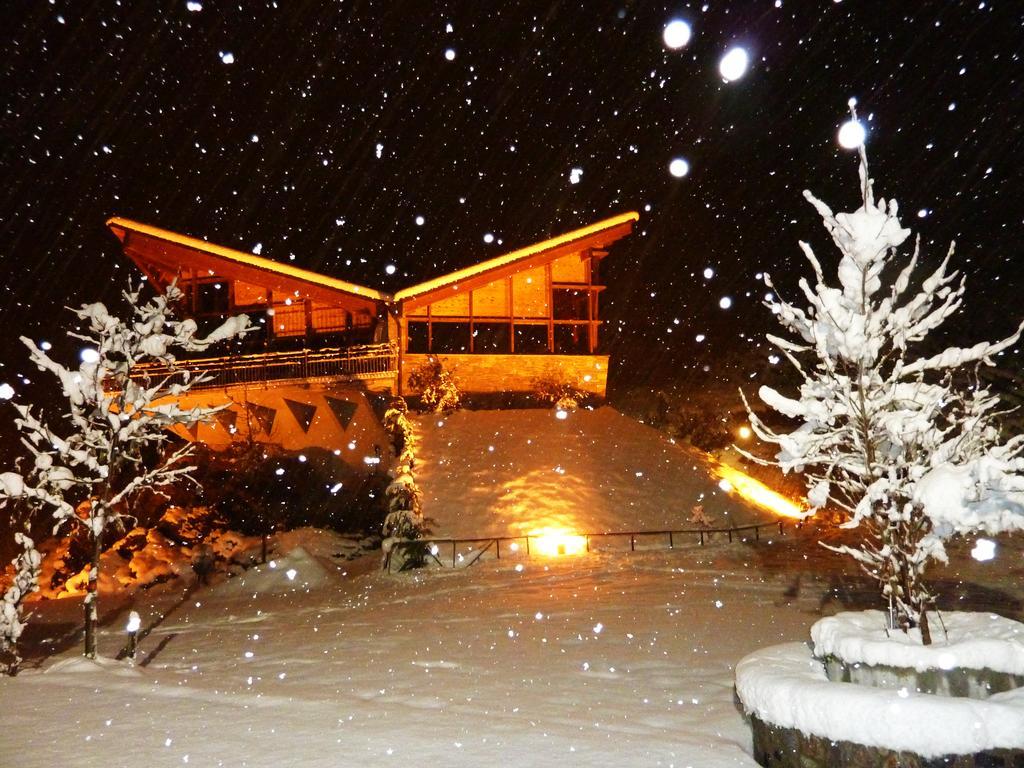 La Llardana Pension Benasque Buitenkant foto
